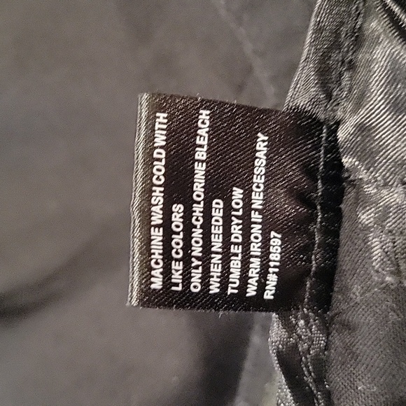 cassidy fit knee length stretch shorts 8 - Picture 5 of 6